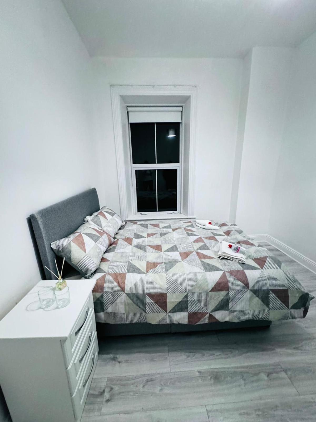 Naas Town - Budget Double Bedrooms المظهر الخارجي الصورة