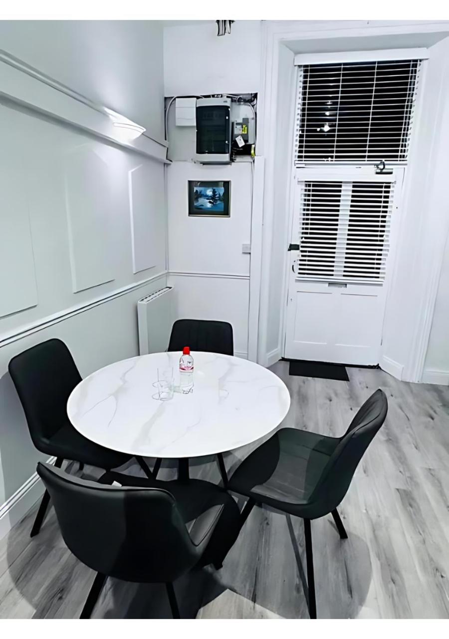 Naas Town - Budget Double Bedrooms المظهر الخارجي الصورة